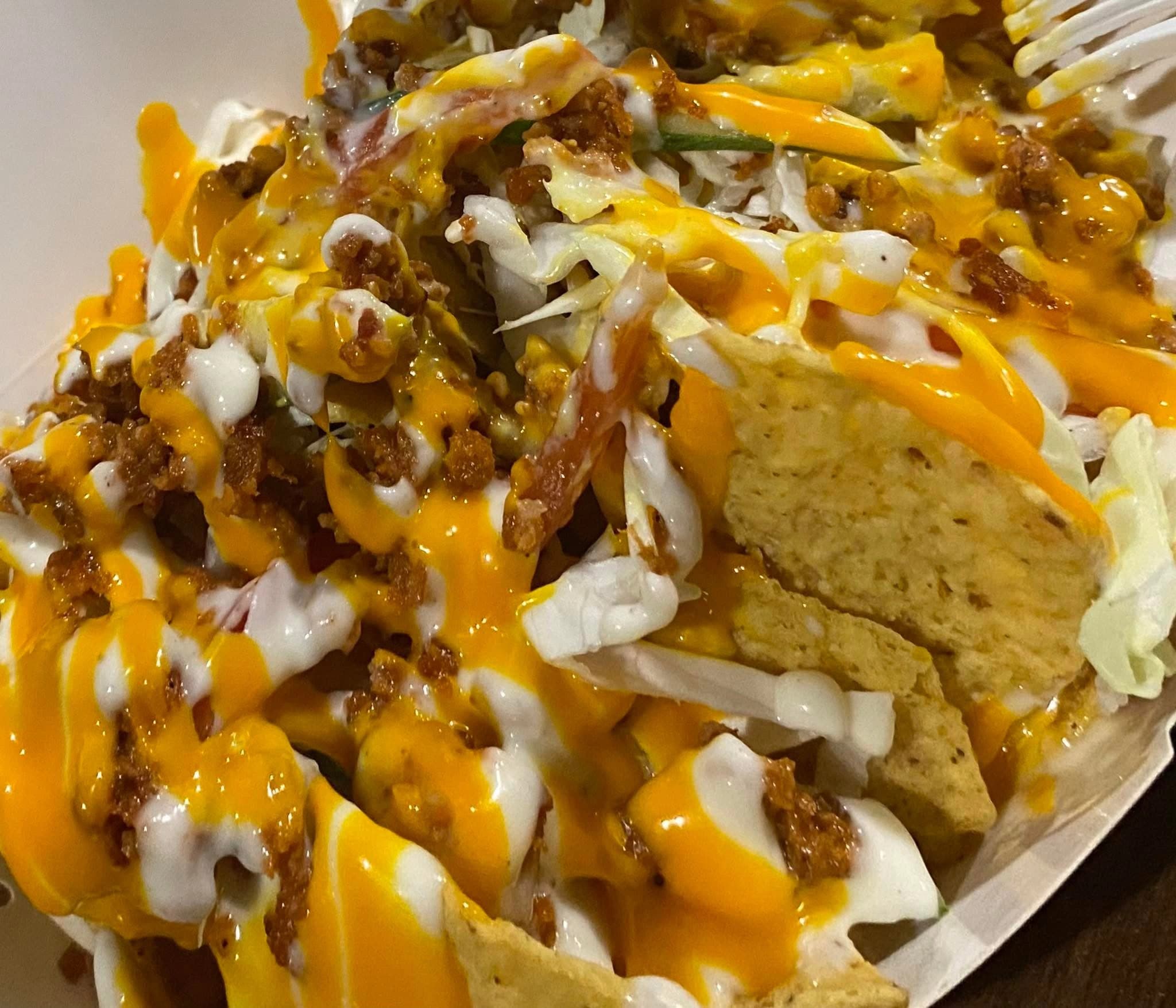 Cheesy nachos
